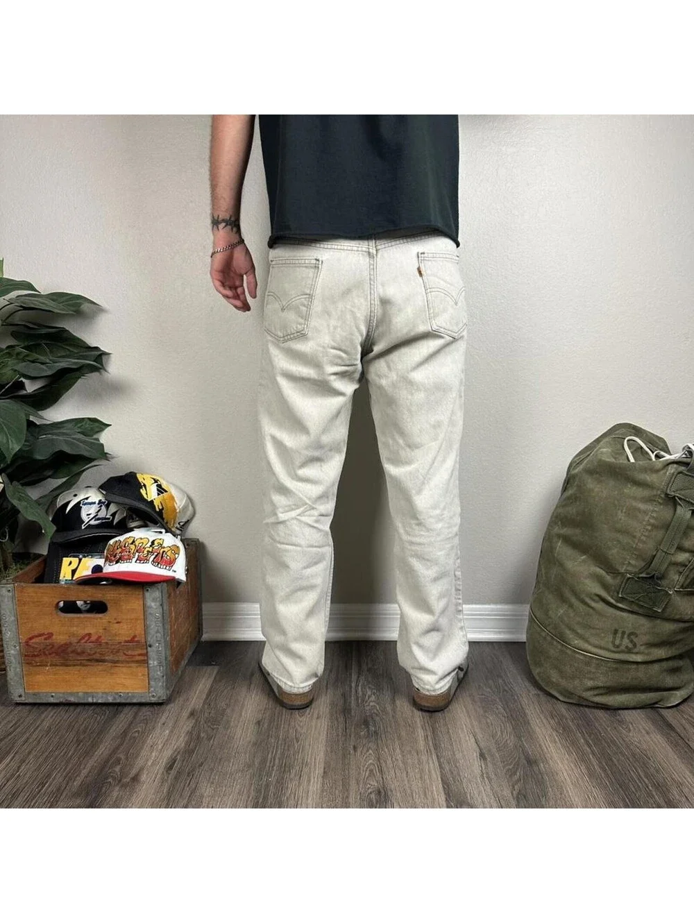 Vintages distressed Levi’s orange tab 550 straight fit light cream jeans 34x30